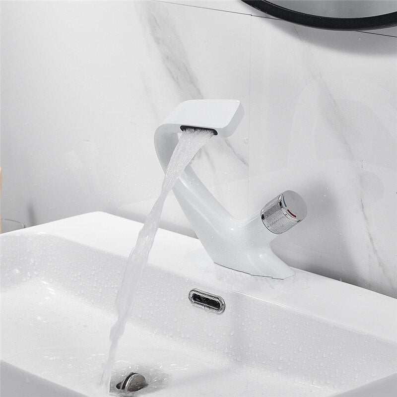 Basin Faucet Modern Black Bathroom Sink Mixer Tap Brass Chrome Wash basin Faucet Single Handle Single Hole  Crane For Bathroom